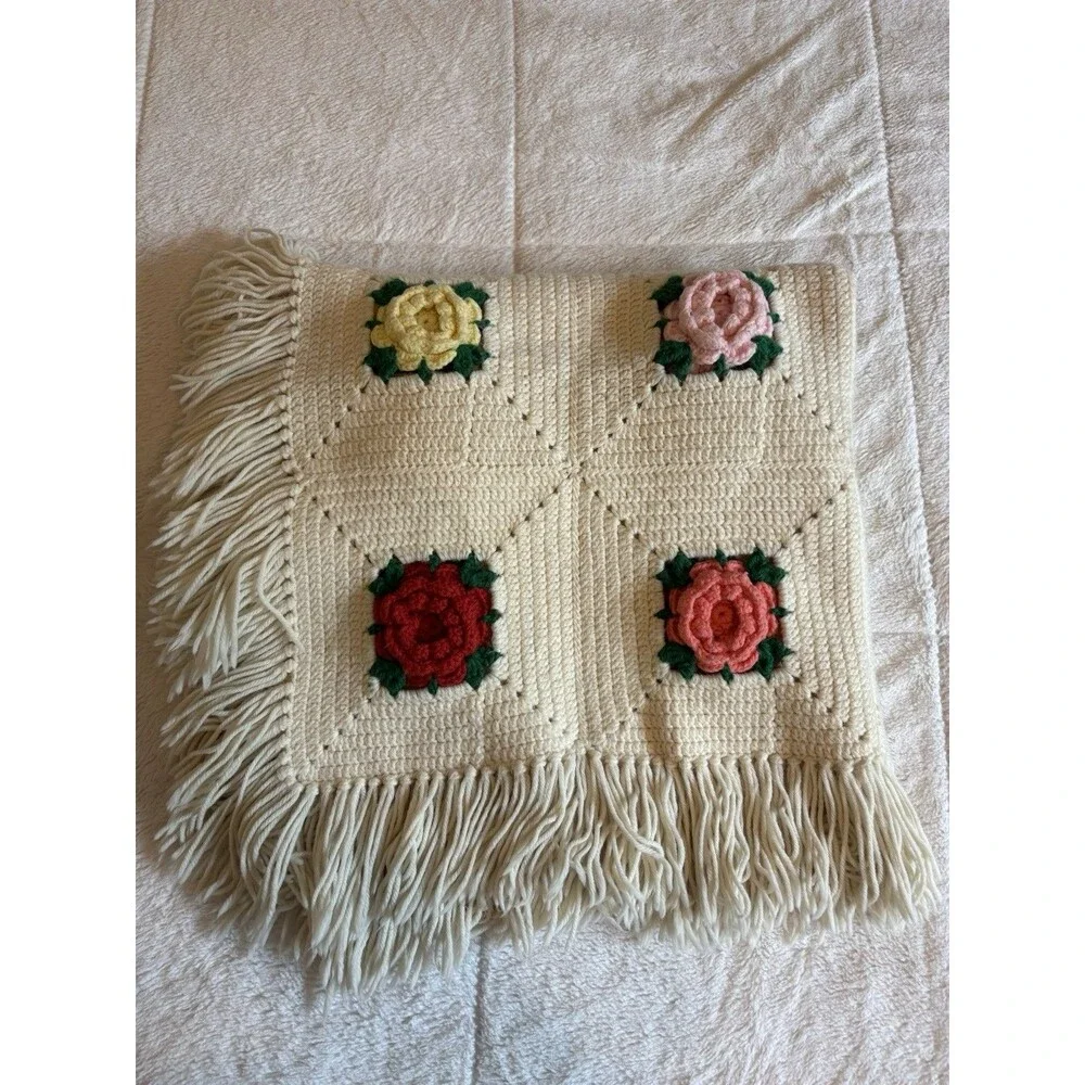 Vintage Hand Crocheted 3D Rose Granny Afghan Throw Blanket w/ Fringe 42